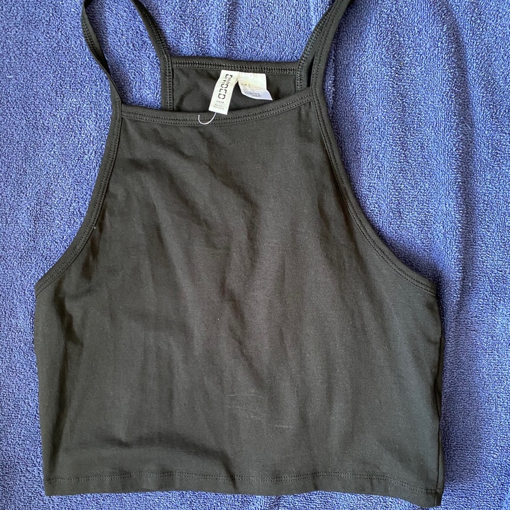 Black tank crop top